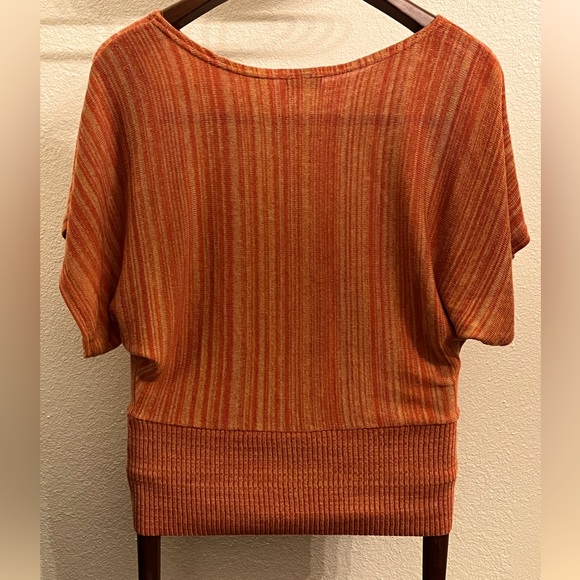 3/$30 Wet Seal Lightweight Short Sleeve Semi-Sheer Sweater - Picture 5 of 6